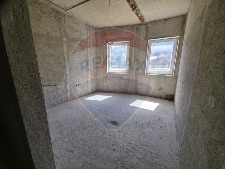 Teren intravilan + casă la roșu de vânzare – Vădurele, jud. Neamț - 42