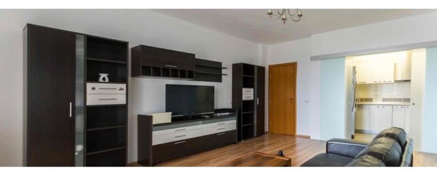 Apartament cu 3 camere decomandat în Tineretului