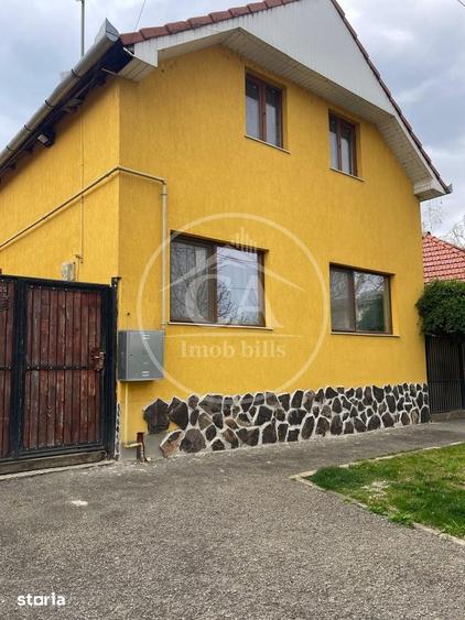 Casă cu 7 camere cu Teren 267 Mp în Nufărul