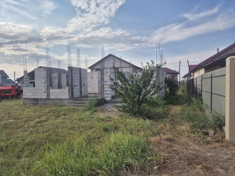 De vanzare teren+casa in constructie - 2