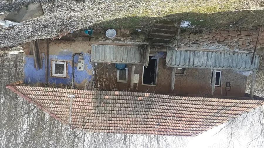 Vand casa ?araneasca din lemn. - 1