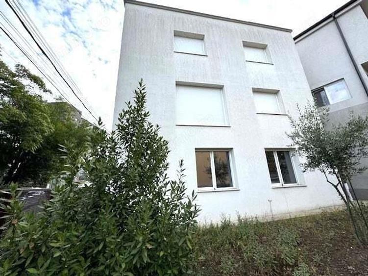 Vila+Spatiu COMERCIAL in Centrul orasului - 3