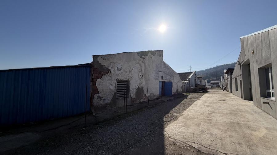 Hala industrială de vânzare în Beclean, Bistrița-Năsăud – 770 mp teren + cons - 1