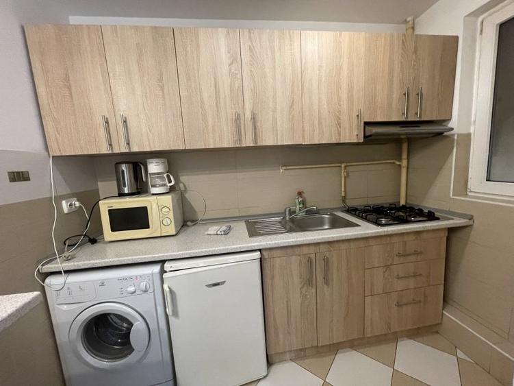 Apt. 2 camere mobilate, et.4, Calea Victoriei, bloc solid, vedere Palatul Regal - 12