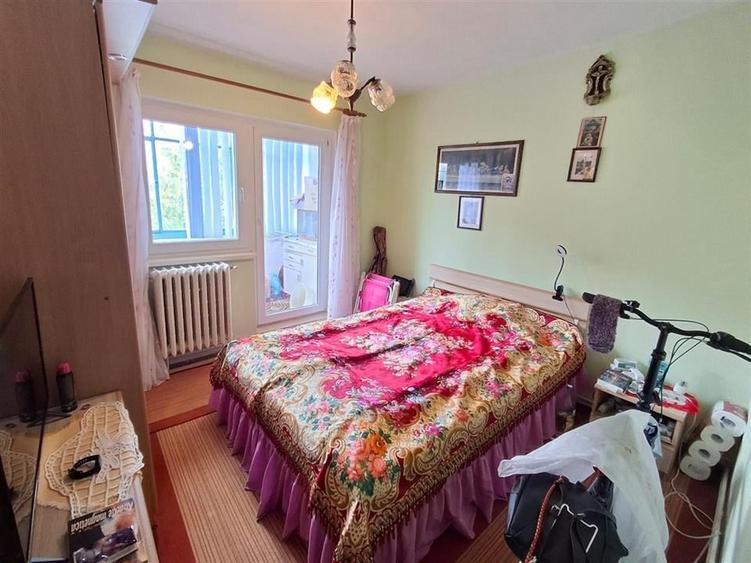 Apartament 3 camere decomandat 2 balcoane pivnita zona Valea Aurie - 1