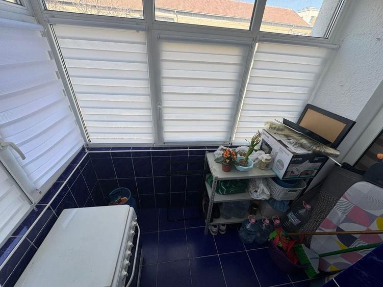 Inchiriez apartament 2 camere, decomandat, Zona Nufarul - 1