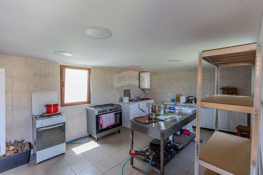 Hotel / Pensiune cu 10 camere de vanzare/Vama Buzaului - 33