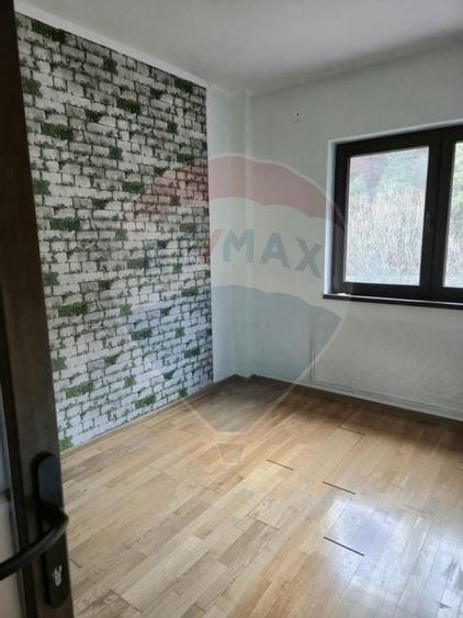 Casă / Vilă cu 7 camere de vânzare - 18