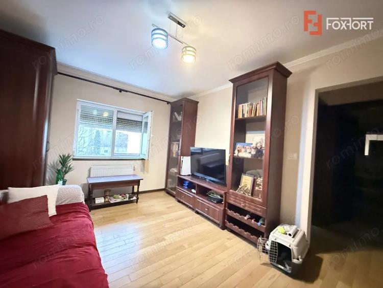 Apartament cu 4 camere semidecomandat, mobilat în Bucovina
