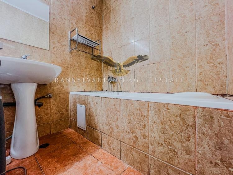 Apartament cu 1 camera situat pe strada Alverna - 11