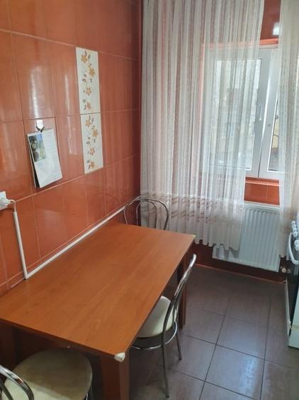 Apartament cu 2 camere decomandat în Crângași