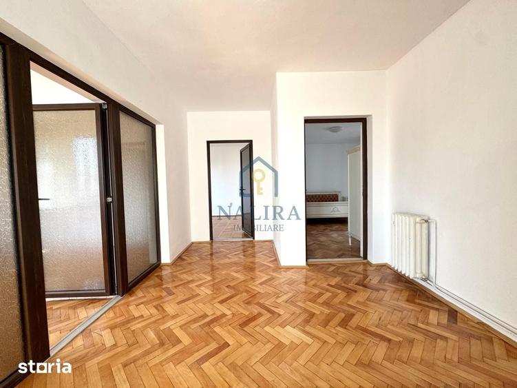 Casă cu 5 camere cu Teren 300 Mp în Valea Roșie