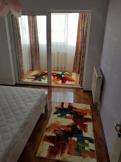 Inchiriez apartament cu 4 camere in Zamca - 1