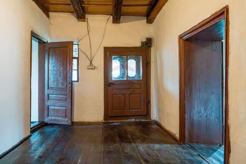 Casă individuală cu 5 camere cu Teren 6000 Mp în Bicfalău