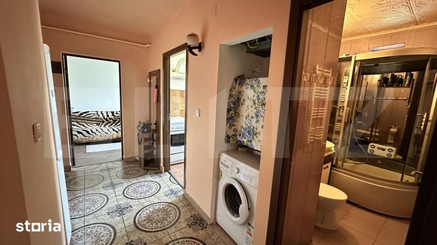 Apartament cu 3 camere semidecomandat în Cetate