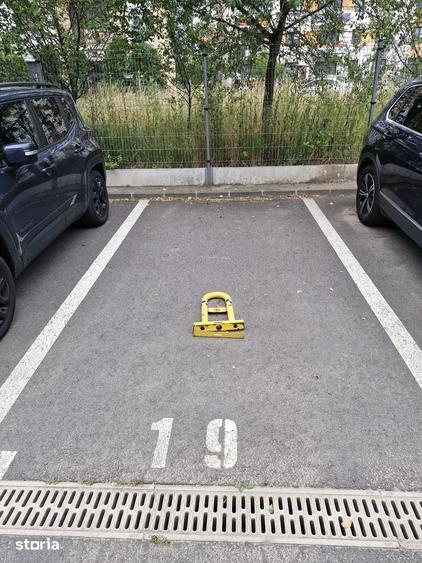 Apartament cu 3 camere în Tractorul