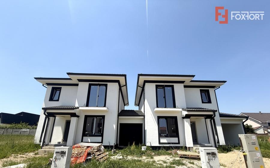 Duplex cu 5 camere cu Canalizare în Dumbrăvița