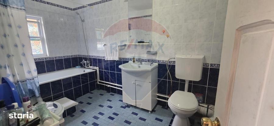 Casă cu 4 camere în Căprioru