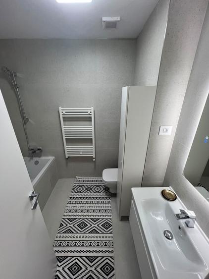 Apartament cu 2 camere decomandat, mobilat în P-ta Presei Libere