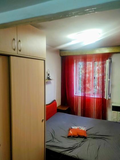 Apartament cu 3 camere semidecomandat în Micro 14