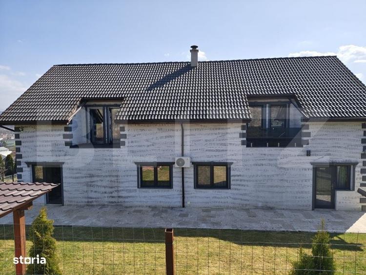 Casă cu 4 camere în Viișoara