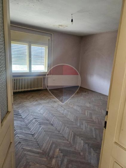 Casă cu 6 camere cu Teren 631 Mp în Ultracentral