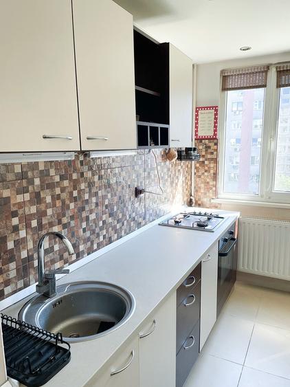 Apartament cu 2 camere semidecomandat, mobilat în Titan