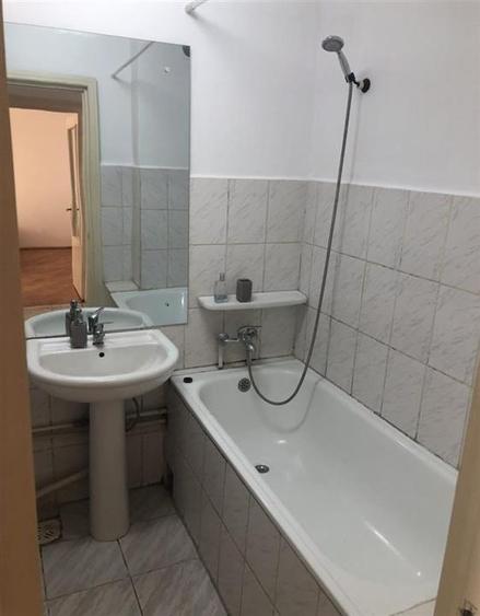 Garsonieră decomandată, mobilată în Gară
