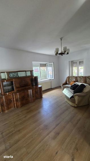 Casă cu 3 camere decomandat cu Teren 360 Mp în Burdea