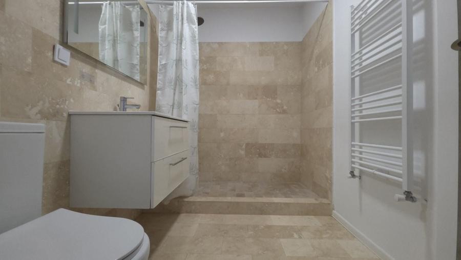 Apartament cu 2 camere semidecomandat în Florești