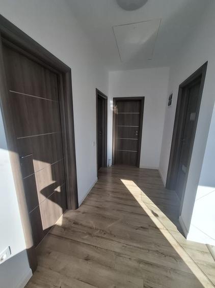 Casă individuală cu 5 camere cu Canalizare în Tunari