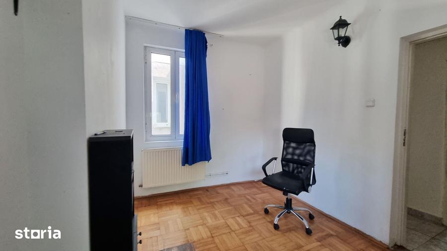 Apartament cu 5 camere în Armeneasca