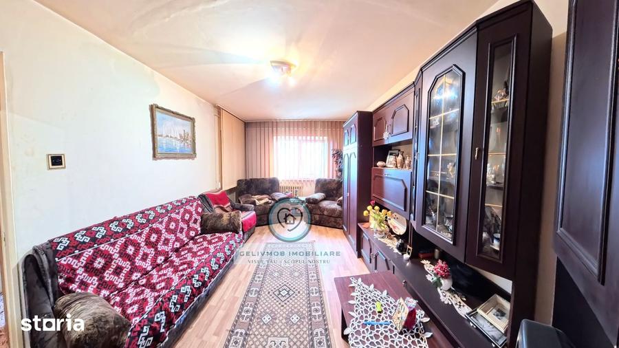 Apartament cu 3 camere decomandat în Malu Roșu