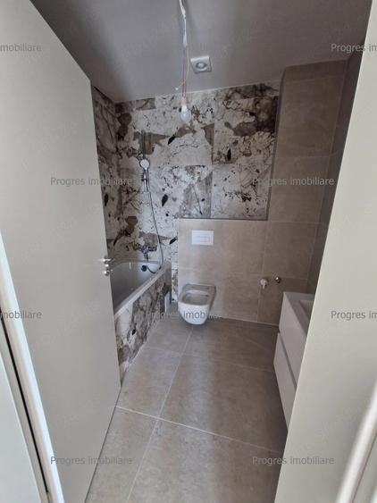 Apartament cu 3 camere semidecomandat în Aradului