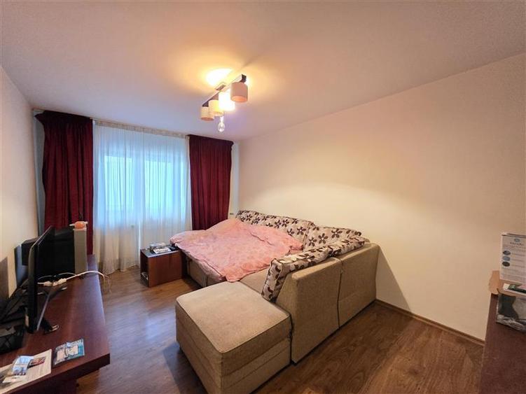 4 camere - centrala termica  -  parcare - Crangasi - 3