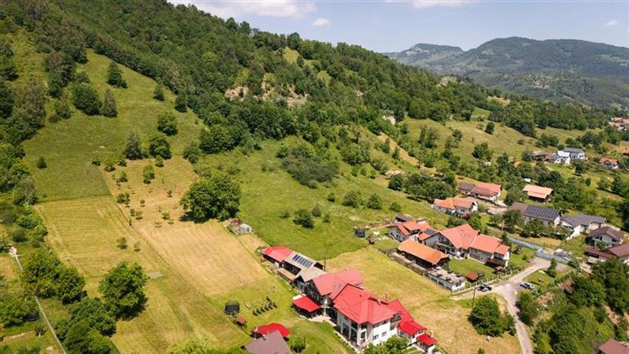 FILM!View superb catre munti,teren pretabil constructie Hotel,4.400 mp, Moieciu - 48