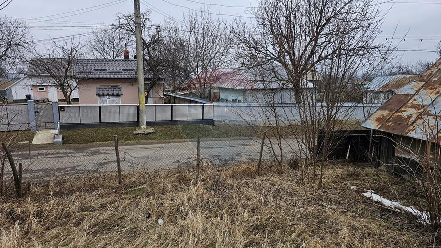 Casa / Vila cu 12 camere, teren intravilan de 2869mp in Siminicea, SV - 35