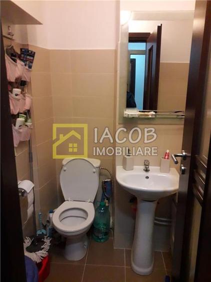 Apartament cu 3 camere, zona Milcov, Bacau - 10
