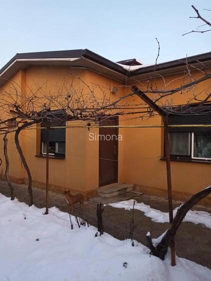 Vand casa zona INTIM