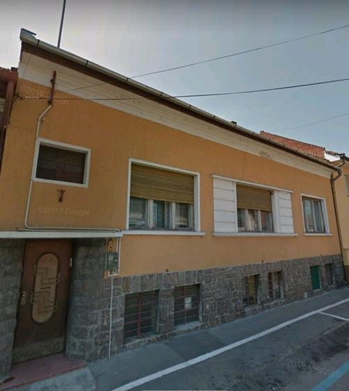 Casa centrala singur in curte - 8