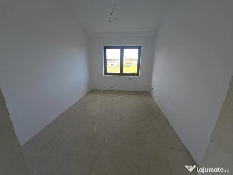 Casă cu 4 camere cu Teren 362 Mp în Cumpăna