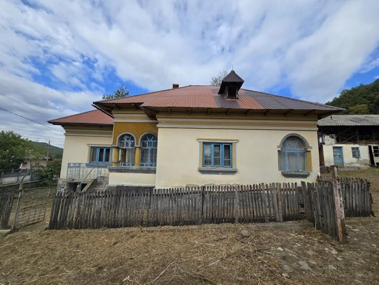 Casa si teren 5.000 mp, Stroesti - 14