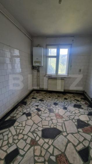 Casa deosebita D-P-E+POD, 6 camere, 200 mp + 1053 mp teren, garaj - Tractorul - 16