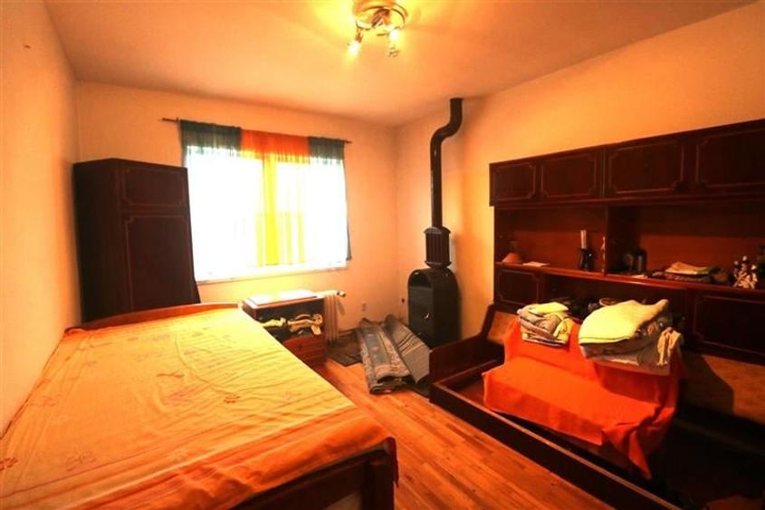 Casa 200 mp+ teren 1100 mp, 2 fronturi stradale - 12