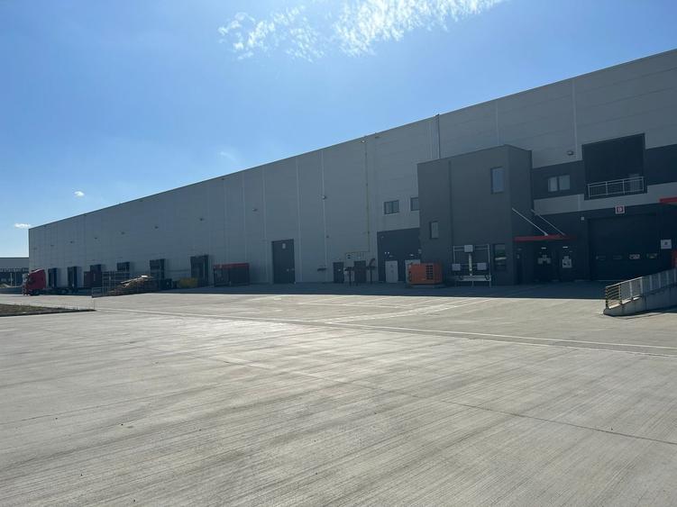 Spațiu industrial, de 7,000 mp, în Giarmata
