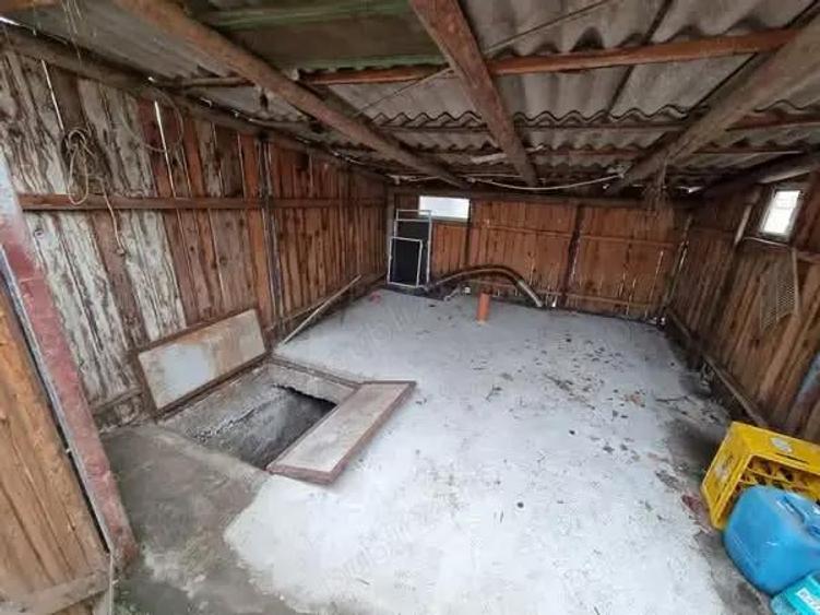 A 39 Proprietarul vinde in Buhu?i ,casa 3 camere la strada , - 4