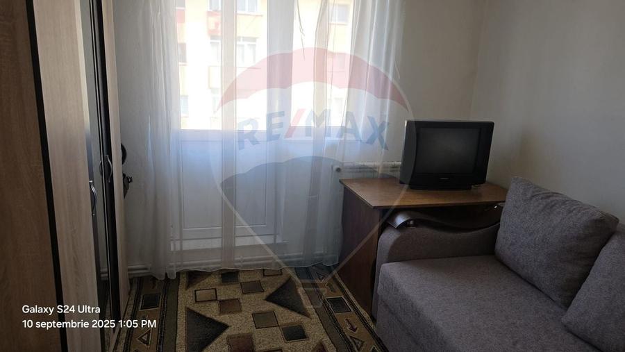 Apartament 4 camere de inchiriat in Radauti - 3
