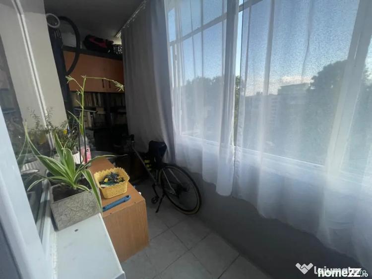 Apartament cu 3 camere semidecomandat în Valea Rosie