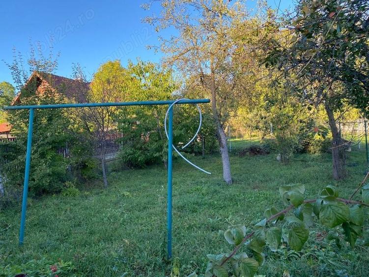 Casa in Breaza, zona semicentrala, zona de deal, teren 538 mp, deschidere 15 ml, constructie 1978 - 1