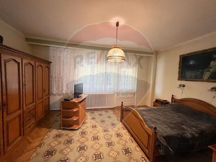 Casă  str. Progresului , Sebes, destinatie : uni/multifamiliala - 10